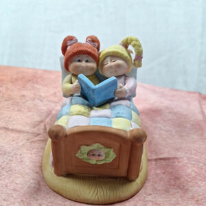 Vintage 1984 Cabbage Patch Ceramic Figurine “ Bedtime Story” 3.5” X 5.5”